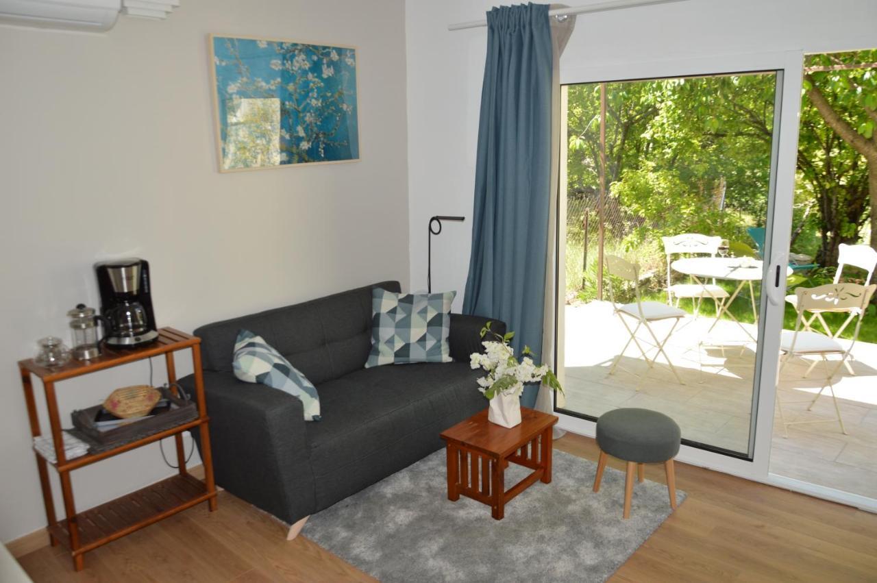 Charmante maisonnette indépendante à Goult en Luberon Extérieur photo